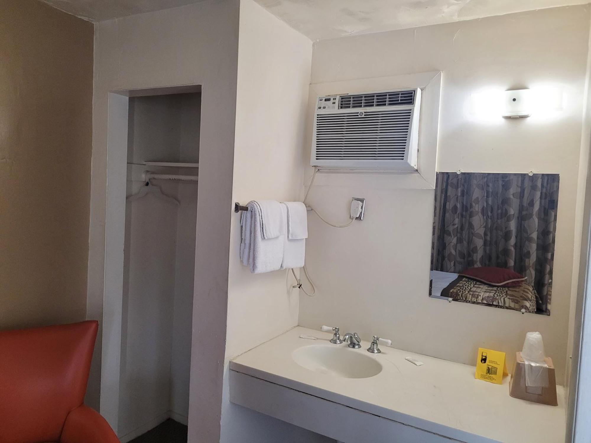 Queens Lodge Motel West Palm Beach Eksteriør billede